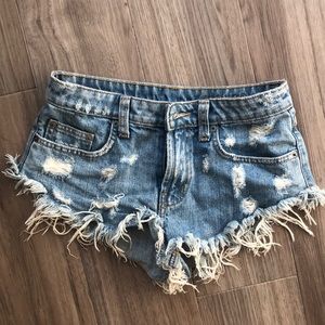 Carmar Denim shorts distressed size 24